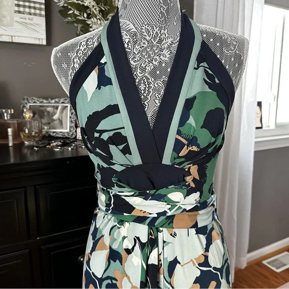 BCBGMAXAZRIA Halter Floral Fit & Flare Dress Sage Navy Resort Coastal Chic XS - Picture 3 of 16